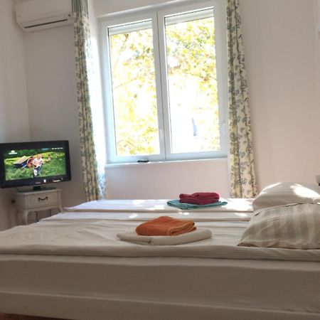 Cricket Park Hostel Белград Екстериор снимка