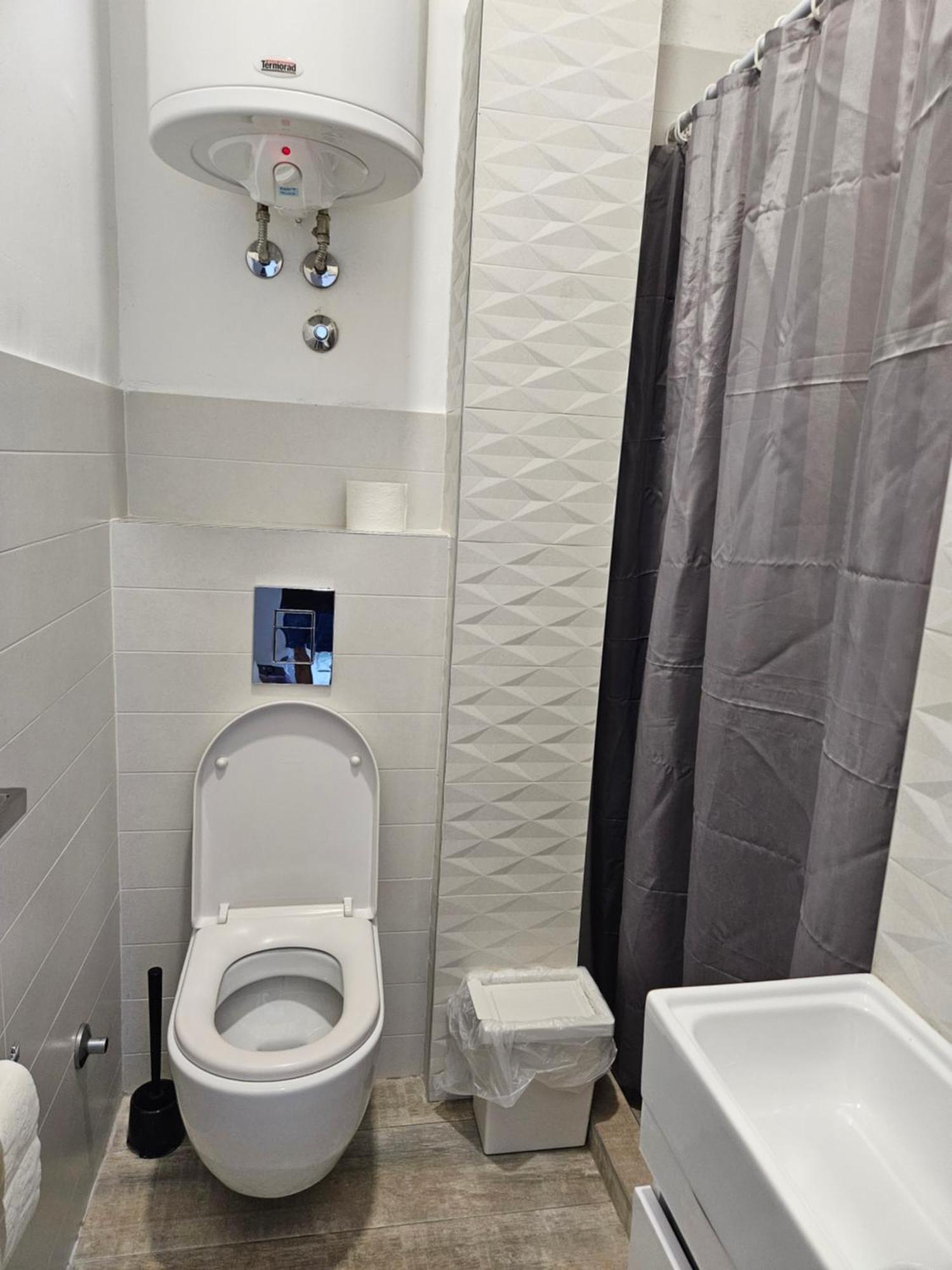Cricket Park Hostel Белград Екстериор снимка