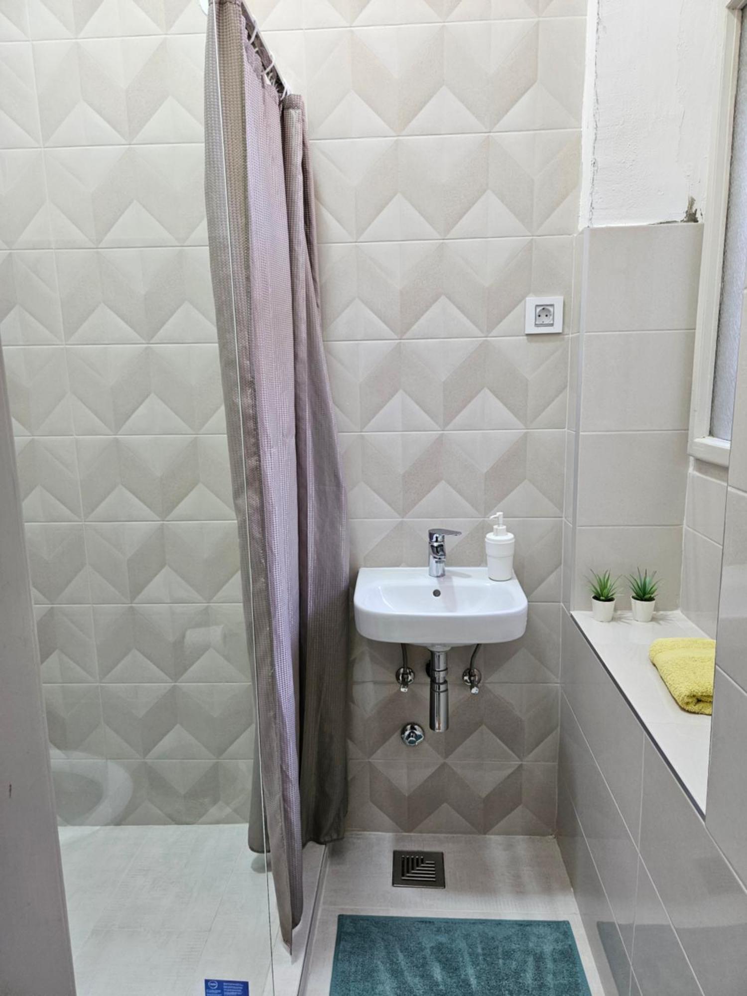 Cricket Park Hostel Белград Екстериор снимка