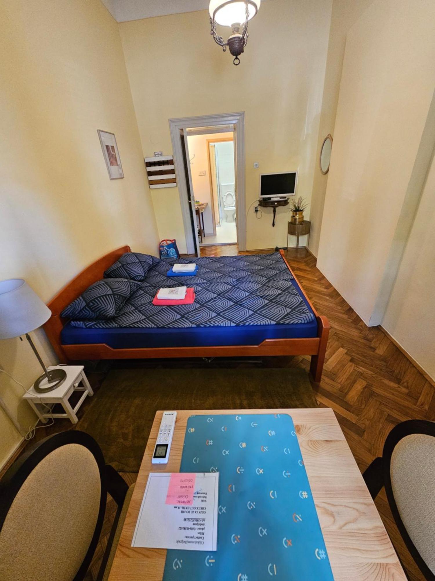 Cricket Park Hostel Белград Екстериор снимка