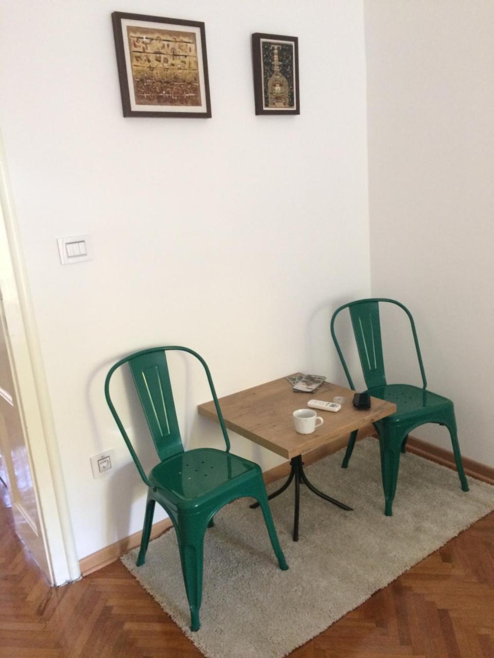 Cricket Park Hostel Белград Екстериор снимка