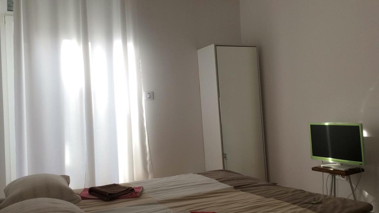 Cricket Park Hostel Белград Екстериор снимка