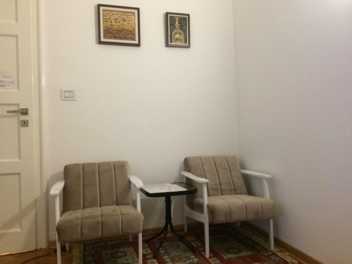 Cricket Park Hostel Белград Екстериор снимка