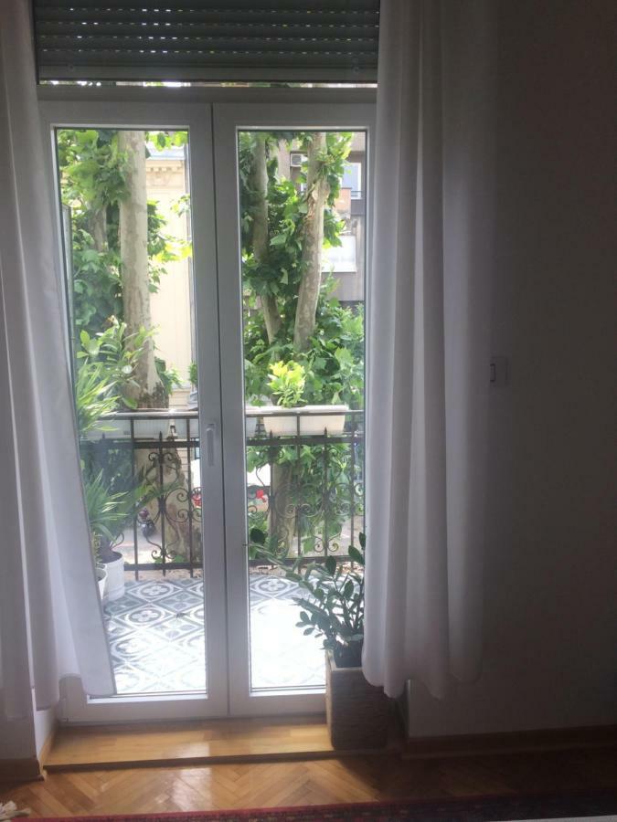Cricket Park Hostel Белград Екстериор снимка