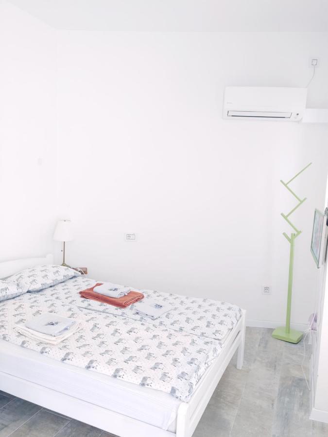 Cricket Park Hostel Белград Екстериор снимка